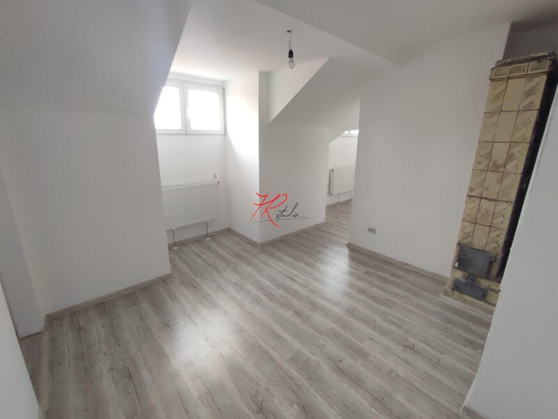 Polona, vanzare apartament 2 camere, bloc mic,