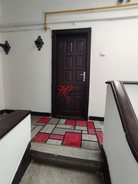 Polona, vanzare apartament 2 camere, bloc mic,