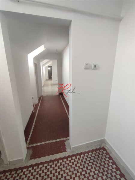 Polona, vanzare apartament 2 camere, bloc mic,