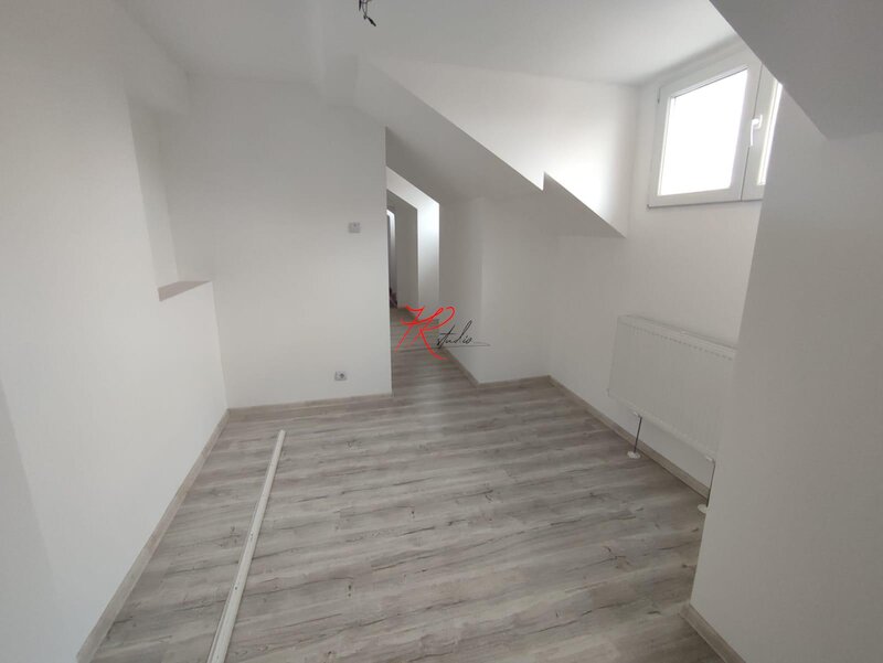 Polona, vanzare apartament 2 camere, bloc mic,