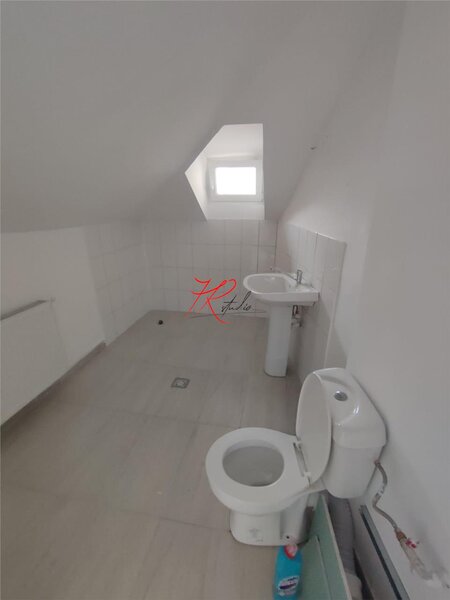 Polona, vanzare apartament 2 camere, bloc mic,